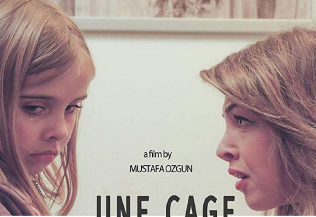 Une Cage Deux Oiseaux [A Cage 2 Birds]